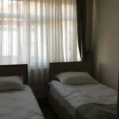 Aziziye מלון קוניה